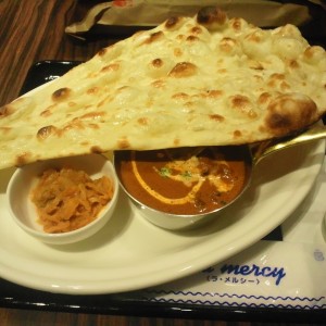 タンドールガル チキンカレーとつけあわせ タンドールガル チキンカレーとつけあわせ