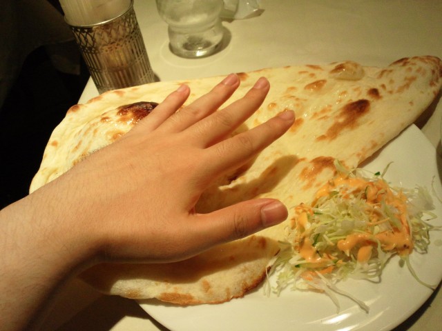 ゴングル　ランチセットのナン