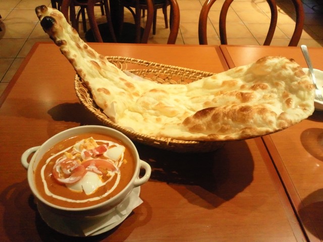 シャリマール　バターチキンマサラとナン